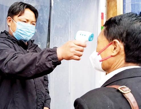 Thremal screening being conducted at the inauguration programme for 2 disinfectant chambers and 2 automatic hand sanitiser dispensers which were installed at the ZTSBC on July 11.